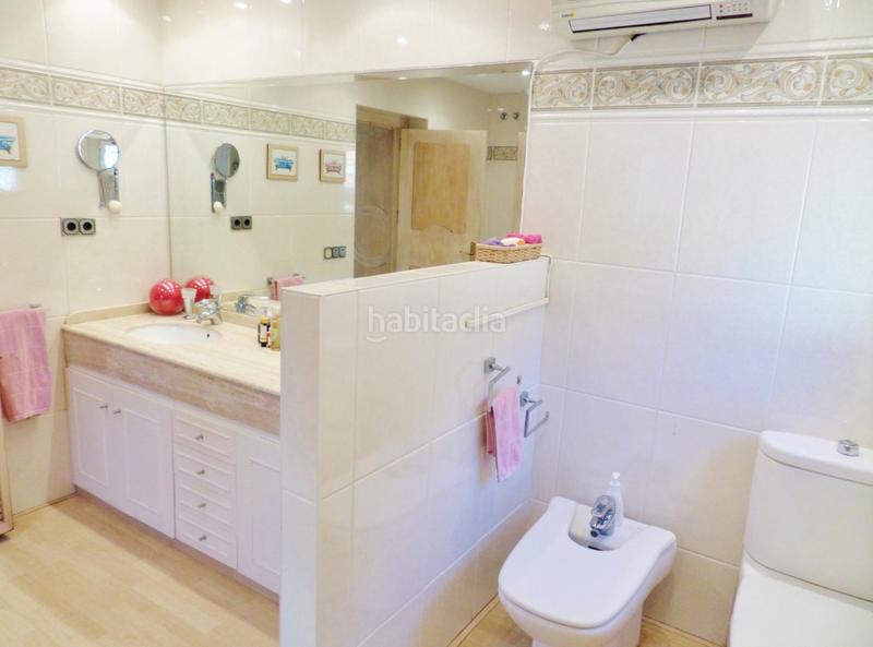 Foto 57eca44d-defa-4e96-82df-a68dad094efb. Xalet amb calefacció aparcament piscina a Santa Faz Alicante