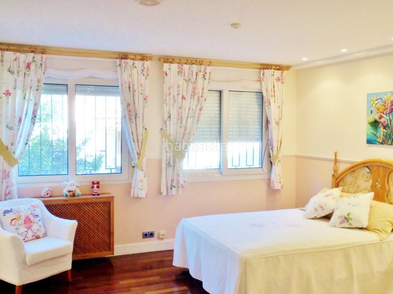 Foto 6f4bc7a0-d7a5-4459-8b22-b42e099d9ef4. Xalet amb calefacció aparcament piscina a Santa Faz Alicante