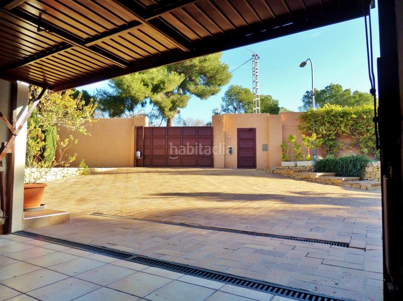 Foto 7c4961d7-5d88-464a-9f03-a38d6bc665e7. Xalet amb calefacció aparcament piscina a Santa Faz Alicante