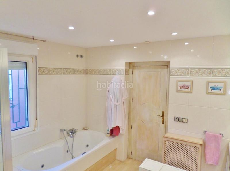 Foto 990c8072-d359-4faa-854e-4d4811bb121a. Xalet amb calefacció aparcament piscina a Santa Faz Alicante