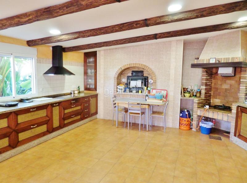 Foto afb79c57-373a-4fd9-a324-cc17e4d43b7d. Xalet amb calefacció aparcament piscina a Santa Faz Alicante