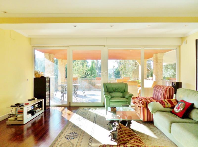 Foto ea652feb-f59c-4552-a60d-9a18b70a0b4a. Xalet amb calefacció aparcament piscina a Santa Faz Alicante