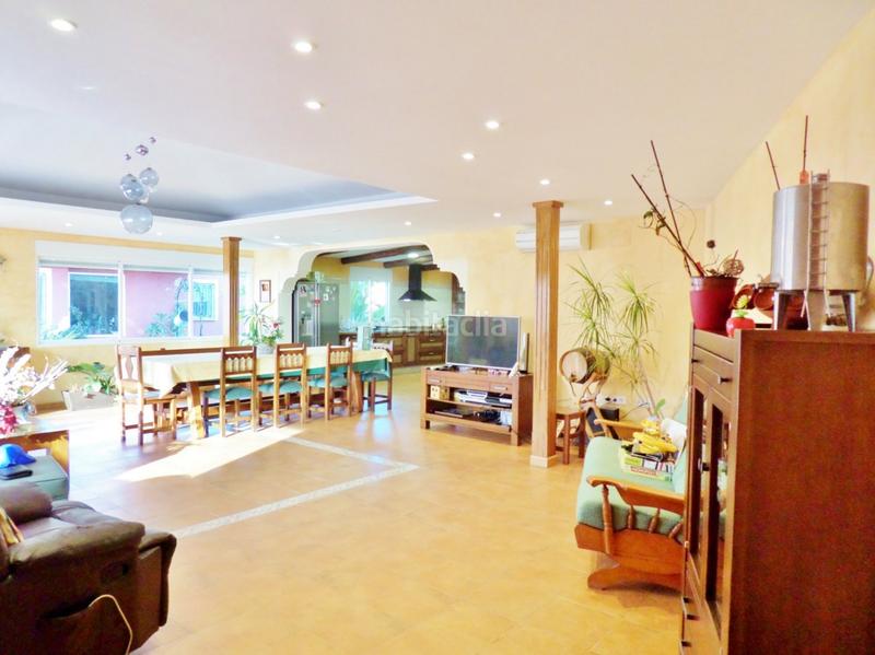 Foto f076126b-efe5-493c-a204-46f9c28c7b40. Xalet amb calefacció aparcament piscina a Santa Faz Alicante