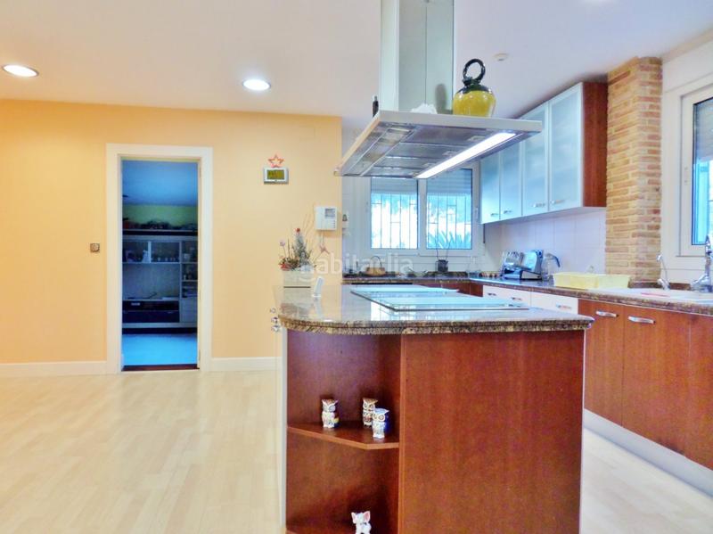 Foto f7d47b8d-1d5d-4527-a527-3abb375e86e3. Xalet amb calefacció aparcament piscina a Santa Faz Alicante