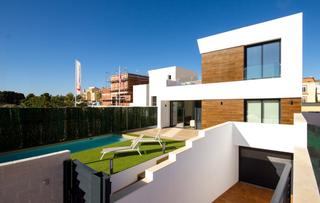 Xalet a Campello Pueblo. Chalet independiente en parcela privada