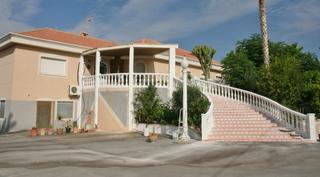 Xalet a La Huerta. Bonito chalet en finca de olivos a escasos kilómetros de muchami