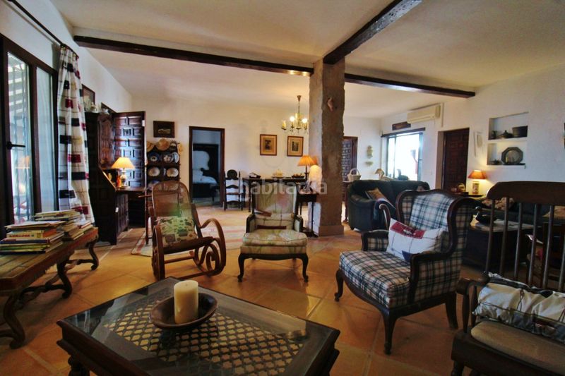 Foto d3295b7a-f23a-4fce-9ef9-8e4050ca0946. Xalet amb aparcament a El Portet-Pla del Mar Moraira