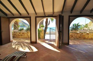 Chalet à El Portet-Pla del Mar. Sensacional chalet a la orilla del mar!