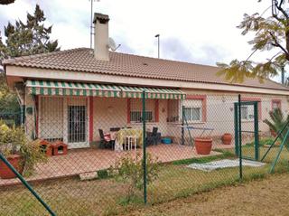 Chalet à Haygon-Universidad. Fantástico chalet independiente de una sola planta en haygonsan
