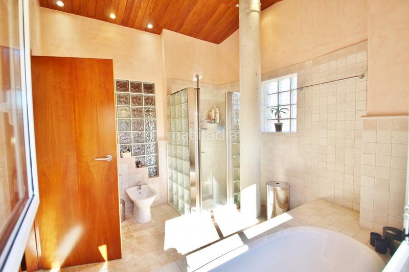 Foto c777263b-87b0-4bb7-b754-b6e5d281f2ca. Chalet excelente diseño, orientación, clima, luminosidad, materiales de alta calidad. rebajado en Busot