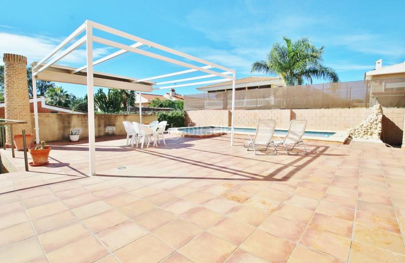 Foto ca388bee-666c-4ef1-b671-71ce5f88801d. Chalet excelente diseño, orientación, clima, luminosidad, materiales de alta calidad. rebajado en Busot