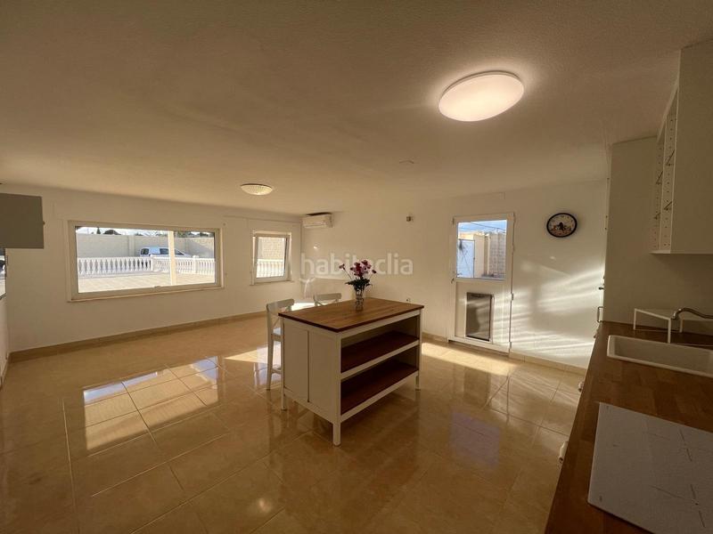 Foto 89028b4c-9af9-43eb-ae97-11a881cc2b47. Chalet mit parking pool in Centro Mutxamel