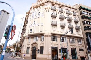 Parking coche en Ensanche-Diputación. Amplia plaza de parking en pleno centro  junto a el corte inglés