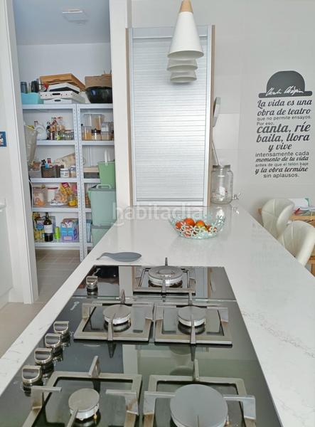 Foto a35c26a0-a962-469e-88ae-dc0bc54be6dc. Chalet vive en el lujo y la comodidad! espectacular chalet obra nueva en esquina con piscina, tecnología avanzada y amplios espacios en s en Sant Vicent del Raspeig