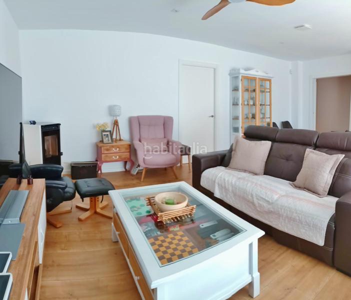 Foto ceb67d39-f22a-4331-bb4c-01db51b8cc4e. Chalet vive en el lujo y la comodidad! espectacular chalet obra nueva en esquina con piscina, tecnología avanzada y amplios espacios en s en Sant Vicent del Raspeig