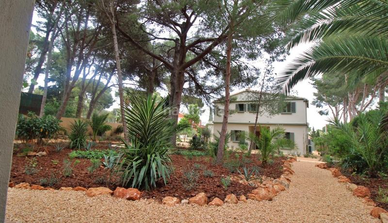 Foto 1bc178ce-3443-4c58-bdd3-6692504d118f. Chalet mit parking pool in Las Rotas / Les Rotes Dénia