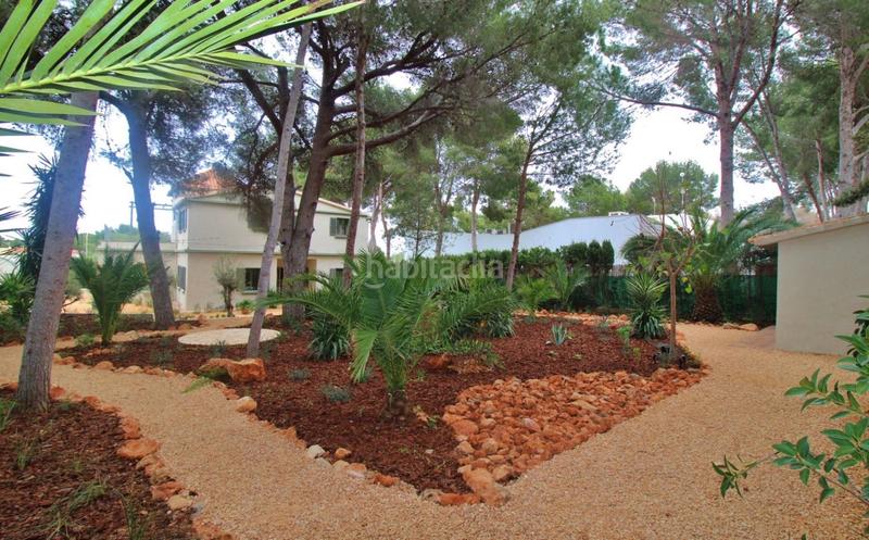 Foto 31a559f4-d9d3-4afd-a089-7ddcb0cf3bb4. Chalet mit parking pool in Las Rotas / Les Rotes Dénia