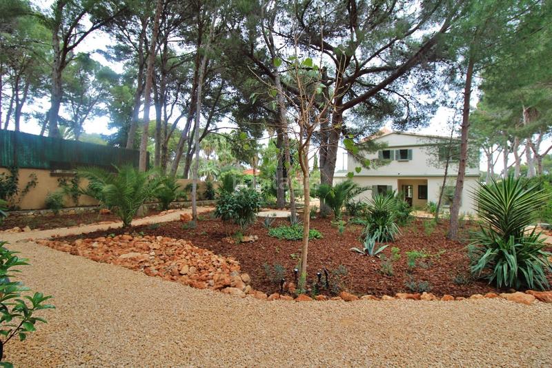 Foto 6cd9760a-8d36-4010-bd78-a010b19ca888. Chalet mit parking pool in Las Rotas / Les Rotes Dénia