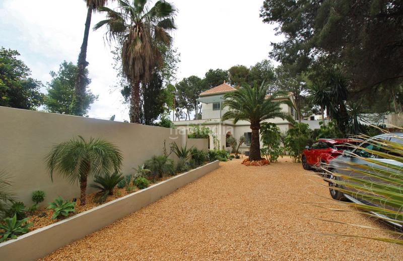 Foto d785f595-385f-4efc-b9e2-46f8a4c8b63a. Chalet mit parking pool in Las Rotas / Les Rotes Dénia