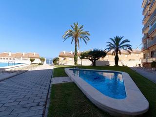 Casa a Los Arenales del Sol. Magnífico bungalow de tres plantas en los arenales del sol