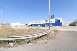 Alquiler Nave industrial en Agua Amarga - Urbanova. Sensacional nave diáfana alta visibilidad en avenida de elche co