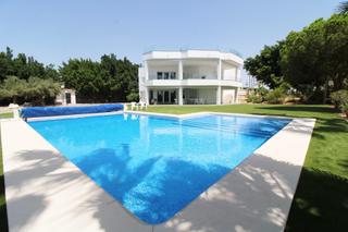 Chalet in Centro. Exclusiva villa unifamiliar en parcela de 30.912 m  elche