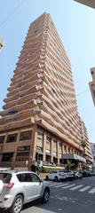 Appartement à Ensanche-Diputación. Moderno apartamento en el corazón de alicante con terraza y vist