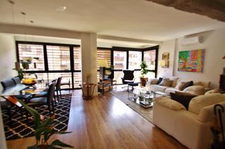 Appartamento in Ensanche-Diputación. Piso luminoso recién reformado con vistas al mar en el centro de