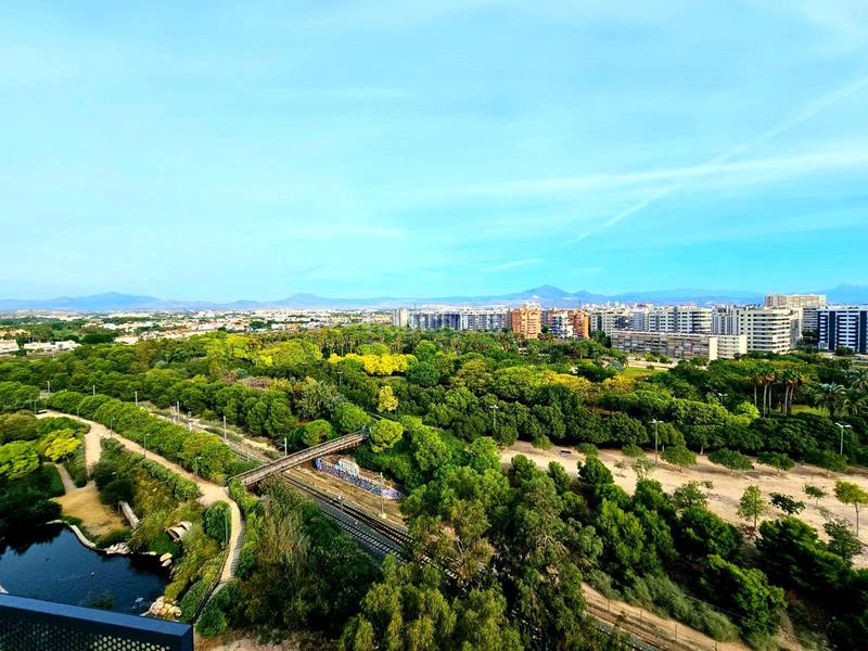 Foto 48ad300c-4e84-464b-9b62-cc83b397dac8. Apartamento luminoso piso en venta en avenida de oviedo en Alicante