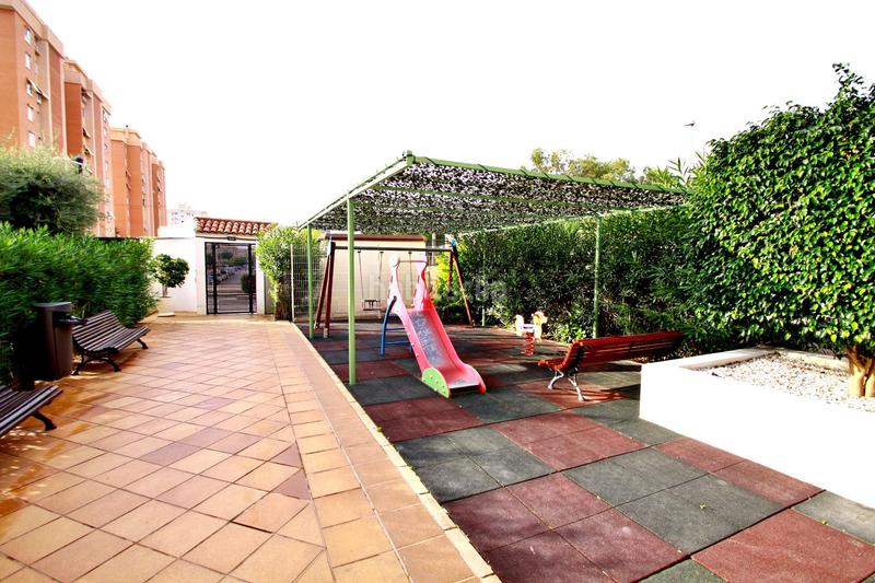 Foto 724b2b29-ddda-47c2-9116-537a5a5a37e4. Apartamento luminoso piso en venta en avenida de oviedo en Alicante