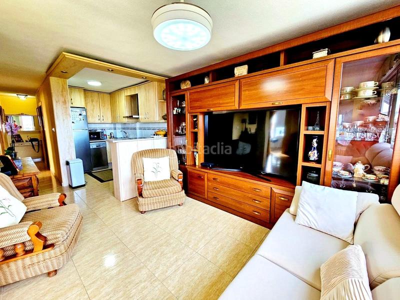 Foto dad1265d-25cd-4f0d-a9c7-57f56777a34a. Apartamento luminoso piso en venta en avenida de oviedo en Alicante