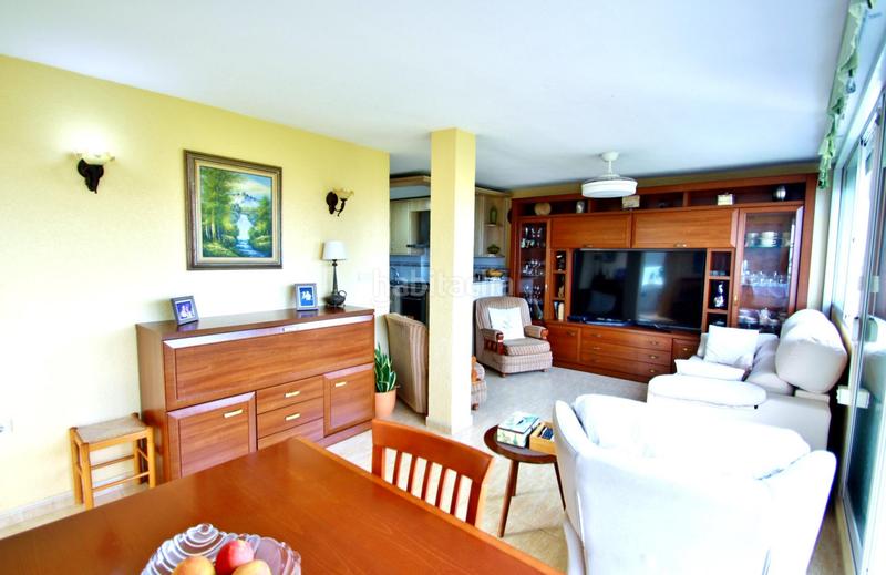 Foto e00805d1-f74f-42ba-9ee6-e4f2a1c14e10. Apartamento luminoso piso en venta en avenida de oviedo en Alicante