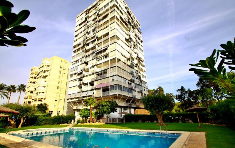 Foto f497b342-12ac-4809-96de-c10781d2fec5. Apartamento luminoso piso en venta en avenida de oviedo en Alicante