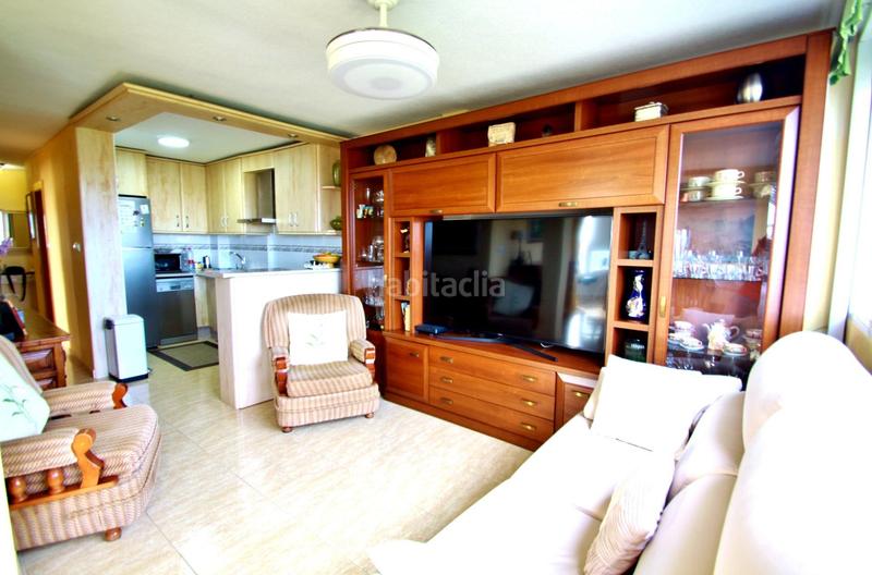 Foto fe796b9f-523d-422d-8138-5df48fc6ed19. Apartamento luminoso piso en venta en avenida de oviedo en Alicante