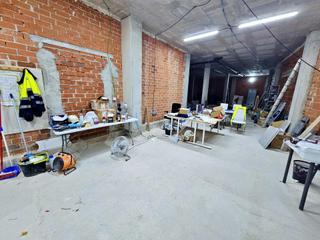 Location Local commercial à Bellavista-Capiscol-Frank Espinós. Oportunidad en nou nazaret! local con salida de humos, gran esca