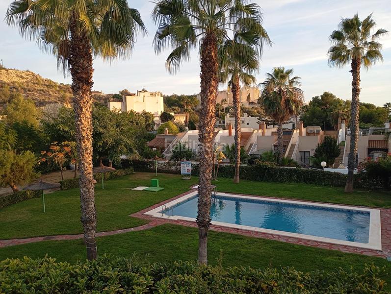 Foto c9f690af-bad2-4ae6-9203-39b04774153f. Casa con parcheggio piscina in Pueblo Acantilado-Lanuza Campello (el)