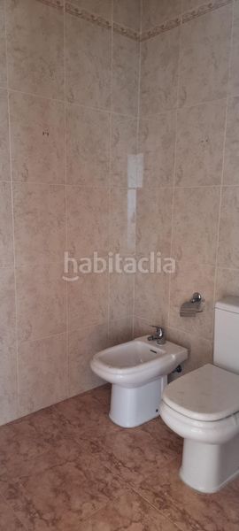 Foto a41725fa-c2a8-493b-8d4f-2e0c1716d3c3. Casa adossada amb aparcament a El Esparragal Murcia