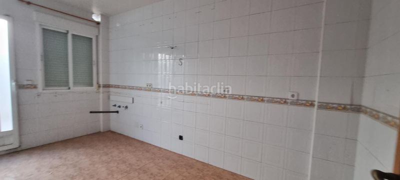 Foto c7cd0806-0fdd-444e-bb79-4e97692e716a. Casa adossada amb aparcament a El Esparragal Murcia