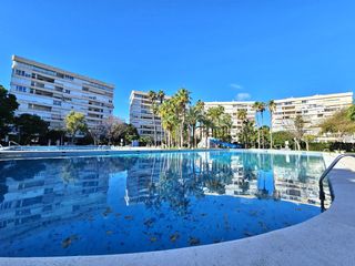 Piso en Playa de San Juan. Vive la luz y el espacio en este amplio piso de garden playa!