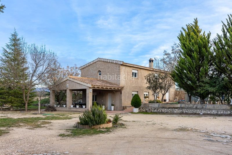 Foto e6b664b9-8570-4855-b510-7c7b48e5a1b5. Xalet amb aparcament piscina a Castalla