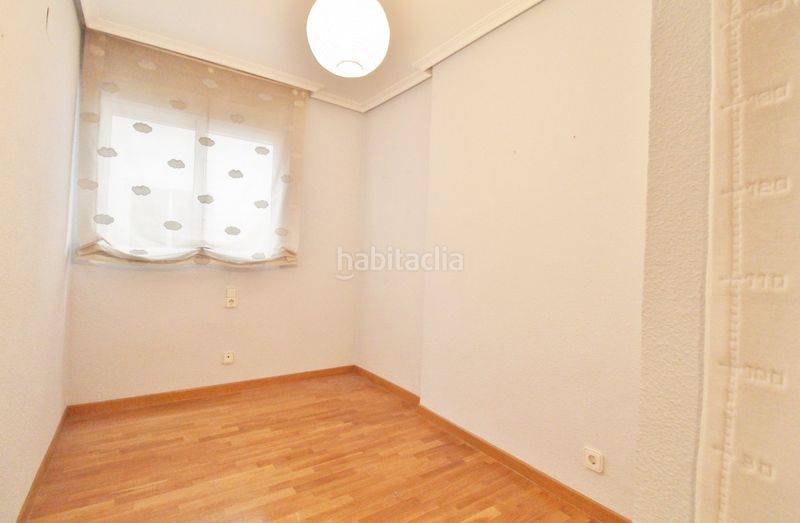Foto d96e9f78-f837-4241-a34f-98d22abd2c74. Pis amb calefacció aparcament a Ensanche-Diputación Alicante