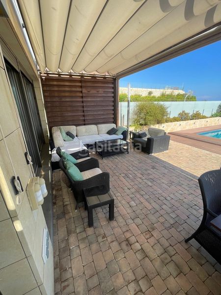 Foto cb39cc4a-262e-4db6-9b27-a44f3b4e71eb. Rent chalet with heating parking pool in Los Arenales del Sol Elche / Elx
