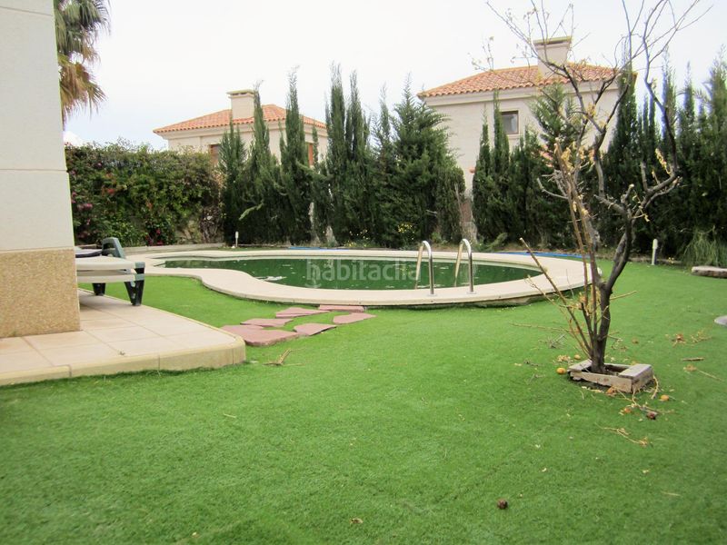 Foto ad427567-c1ff-493a-925e-37c4f77d6241. Xalet amb aparcament piscina a Pueblo Acantilado-Lanuza Campello (el)