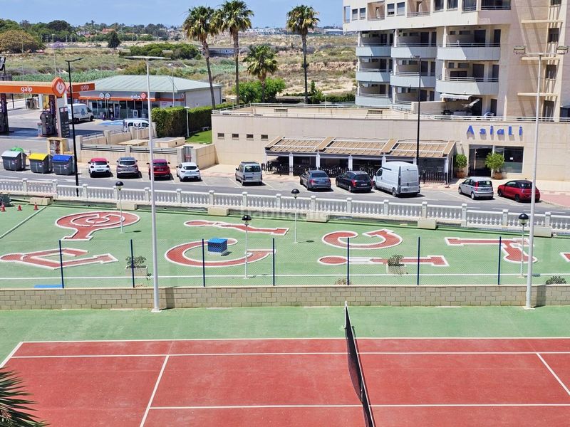 Foto 04ba19e3-e776-4909-8150-90afa31fe1ba. Pis amb aparcament piscina a Campello Playa Campello (el)