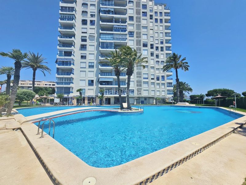 Foto 33ec4227-f0f1-4f8a-a612-bd9aa56afaf4. Pis amb aparcament piscina a Campello Playa Campello (el)