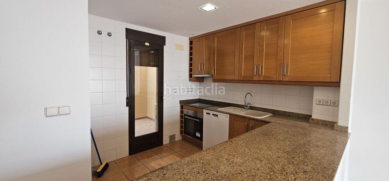 Foto 62ae3633-6031-494b-9d95-416dcf0c2fc3. Casa amb calefacció aparcament piscina a Los Arenales del Sol Elche / Elx