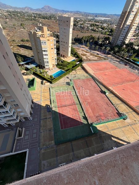 Foto 43465d1e-a55b-4a1a-a046-436e874350e0. Pis amb piscina a Playa Muchavista Campello (el)