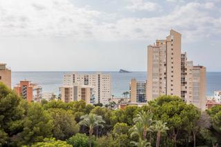 Etagenwohnung in Playa Poniente. 17759