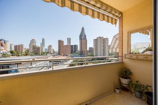 Appartement à Cala Finestrat. Amplio piso de esquina en perfecto estado