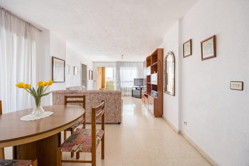 Foto c18cff1c-de76-402b-bedd-8ea9c88f44d8. Appartement avec piscine dans Playa Poniente Benidorm